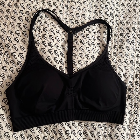 Yogalicious Other - Yogalicious Black Double Strap Seamless Sports Bra Size M